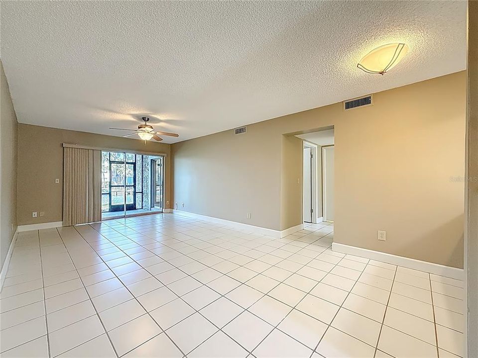 For Sale: $109,000 (1 beds, 1 baths, 890 Square Feet)