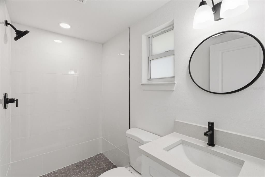 Activo con contrato: $205,000 (3 camas, 2 baños, 1190 Pies cuadrados)