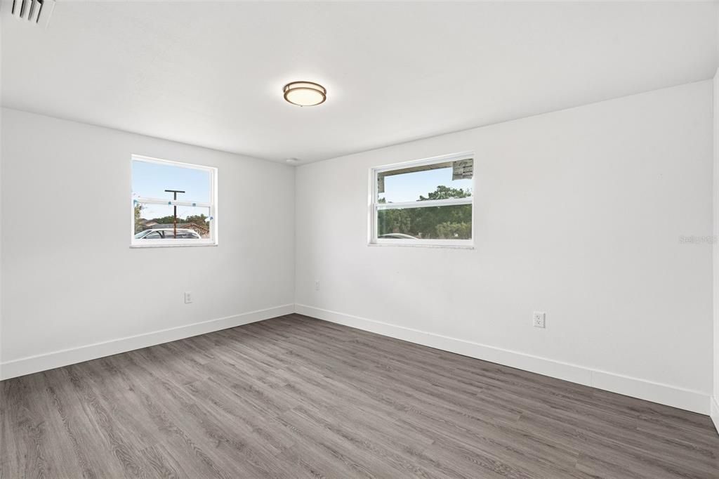 Activo con contrato: $205,000 (3 camas, 2 baños, 1190 Pies cuadrados)