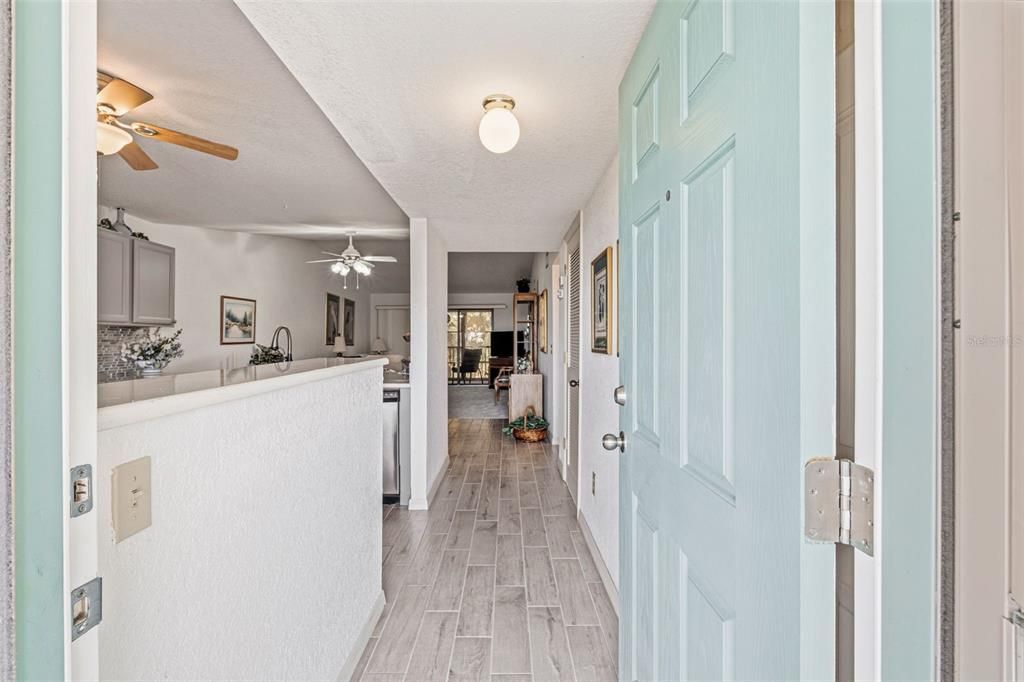 Под контрактом: $110,000 (2 спален, 2 ванн, 1153 Квадратных фут)