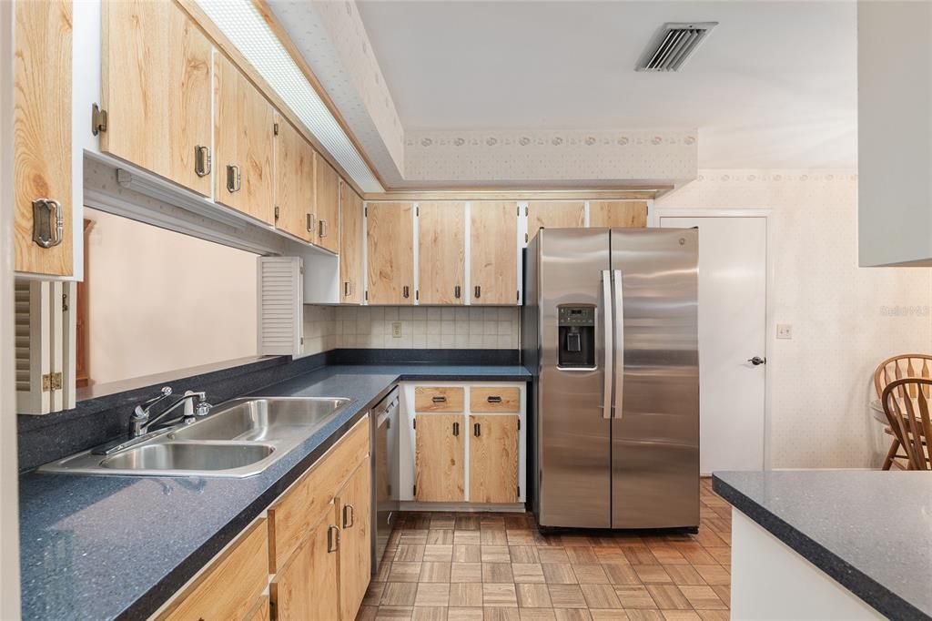 For Sale: $269,750 (3 beds, 2 baths, 1824 Square Feet)