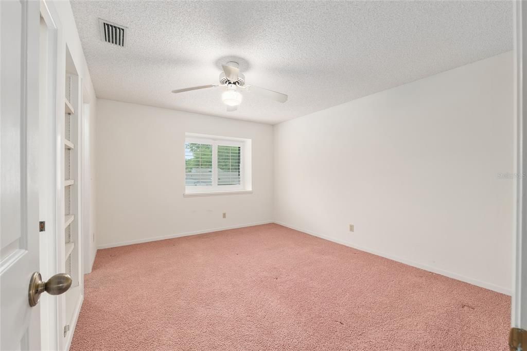 For Sale: $269,750 (3 beds, 2 baths, 1824 Square Feet)