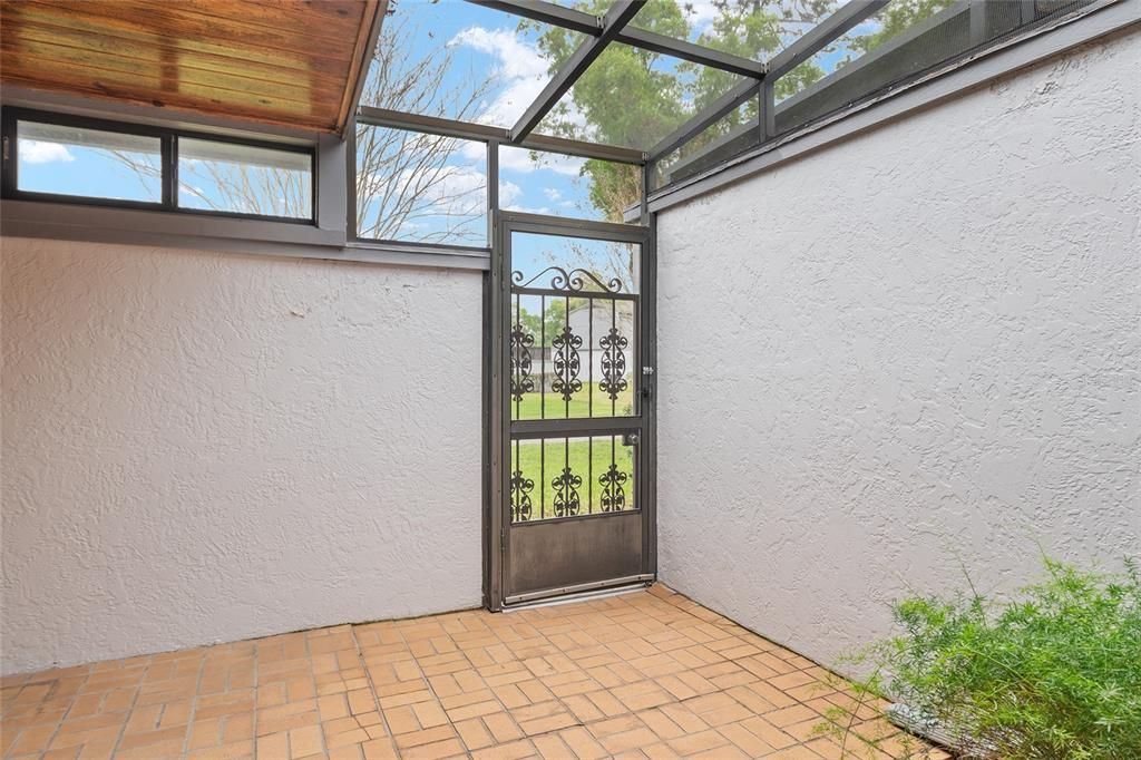 For Sale: $269,750 (3 beds, 2 baths, 1824 Square Feet)