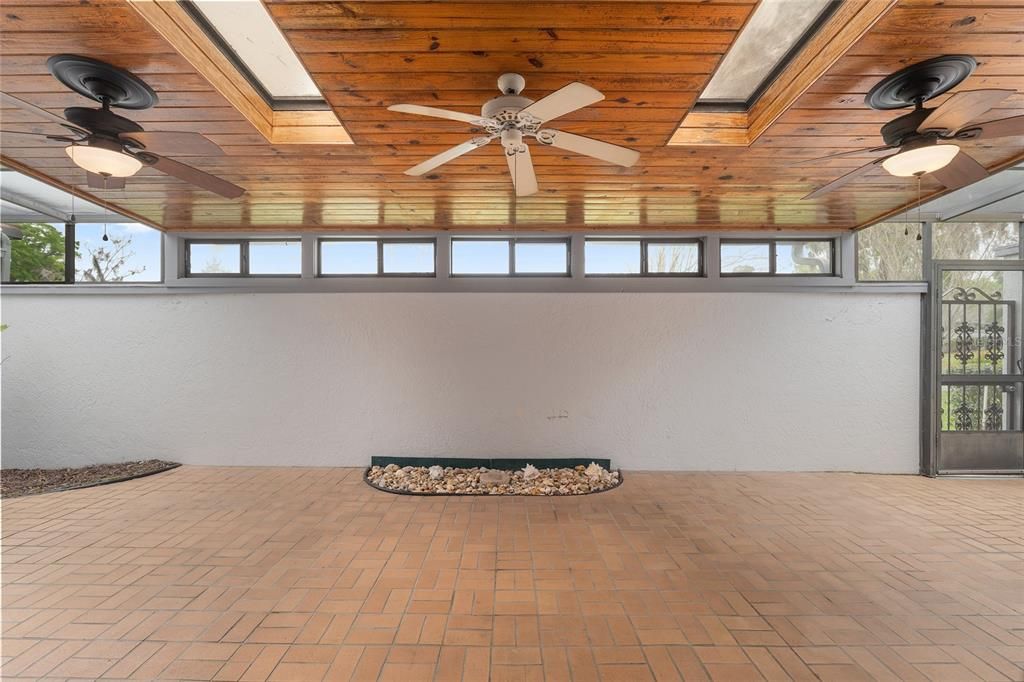 For Sale: $269,750 (3 beds, 2 baths, 1824 Square Feet)