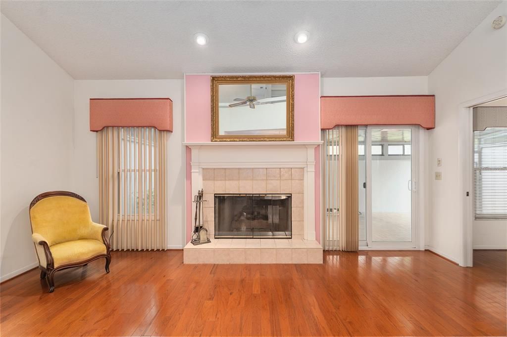 For Sale: $269,750 (3 beds, 2 baths, 1824 Square Feet)