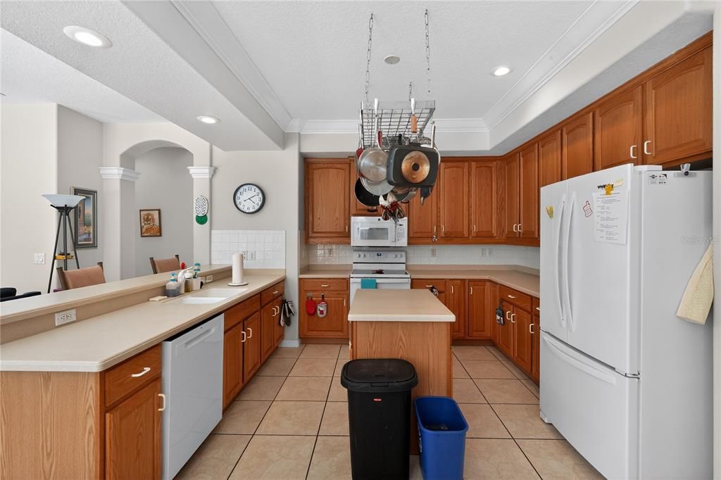 En Venta: $520,000 (3 camas, 2 baños, 2100 Pies cuadrados)