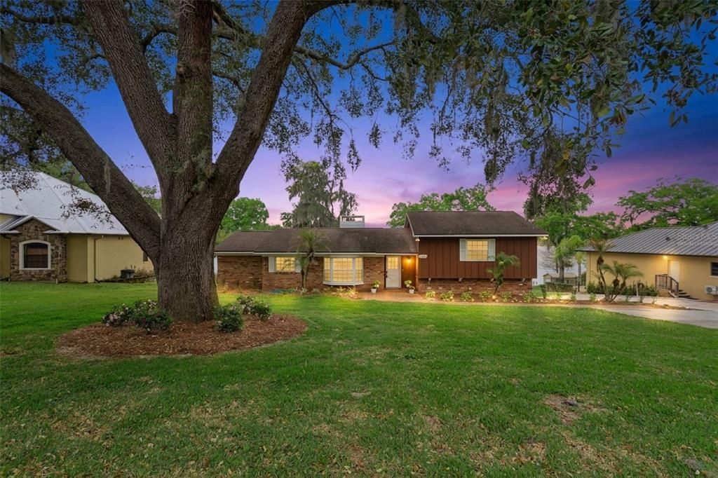 For Sale: $989,000 (4 beds, 2 baths, 2114 Square Feet)