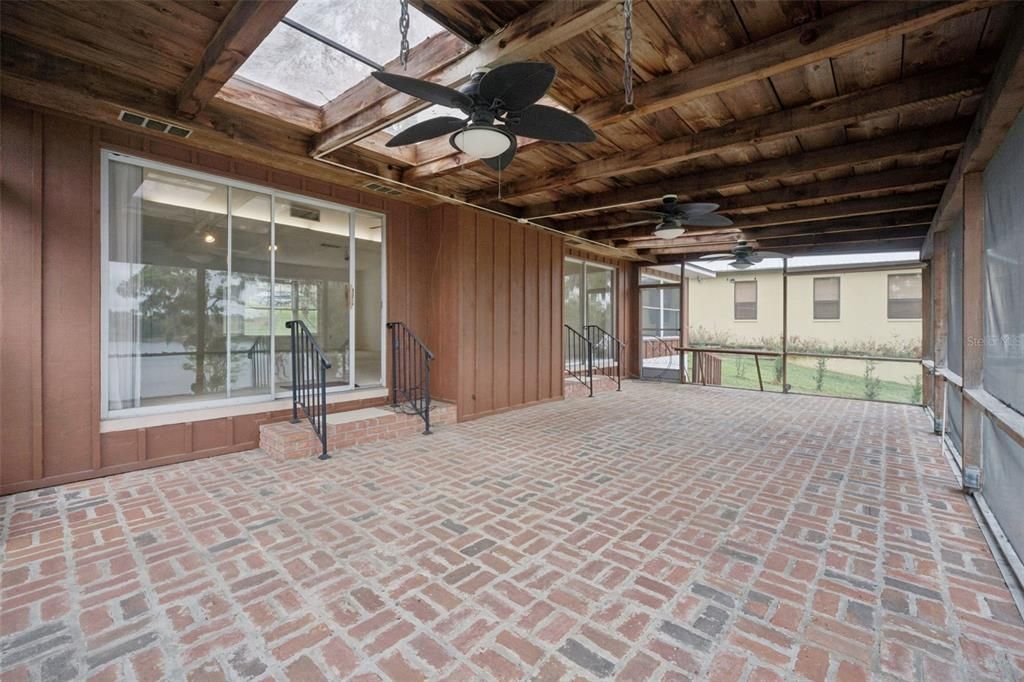 For Sale: $989,000 (4 beds, 2 baths, 2114 Square Feet)