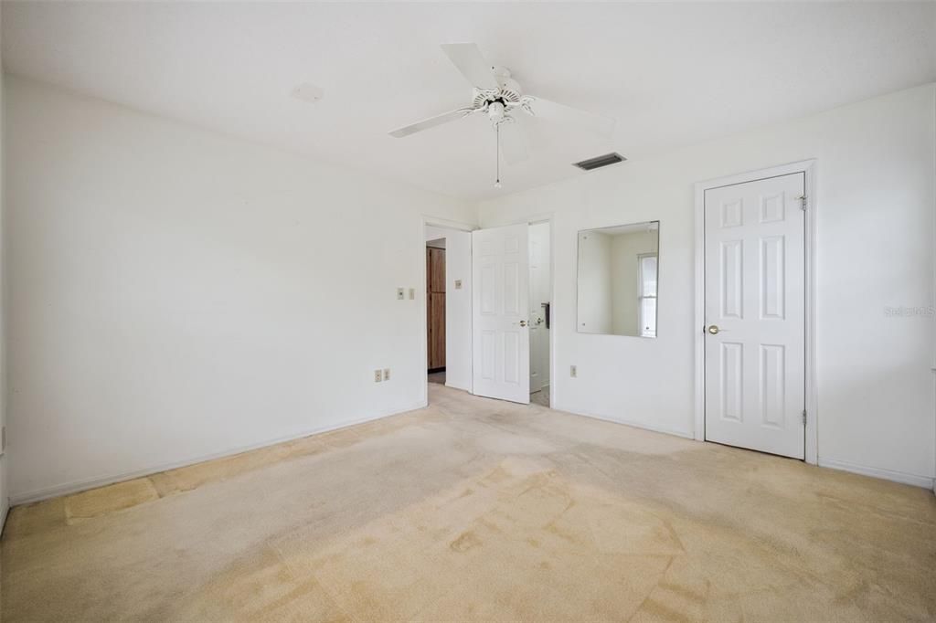 For Sale: $989,000 (4 beds, 2 baths, 2114 Square Feet)