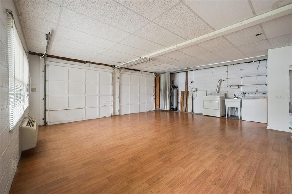 For Sale: $989,000 (4 beds, 2 baths, 2114 Square Feet)
