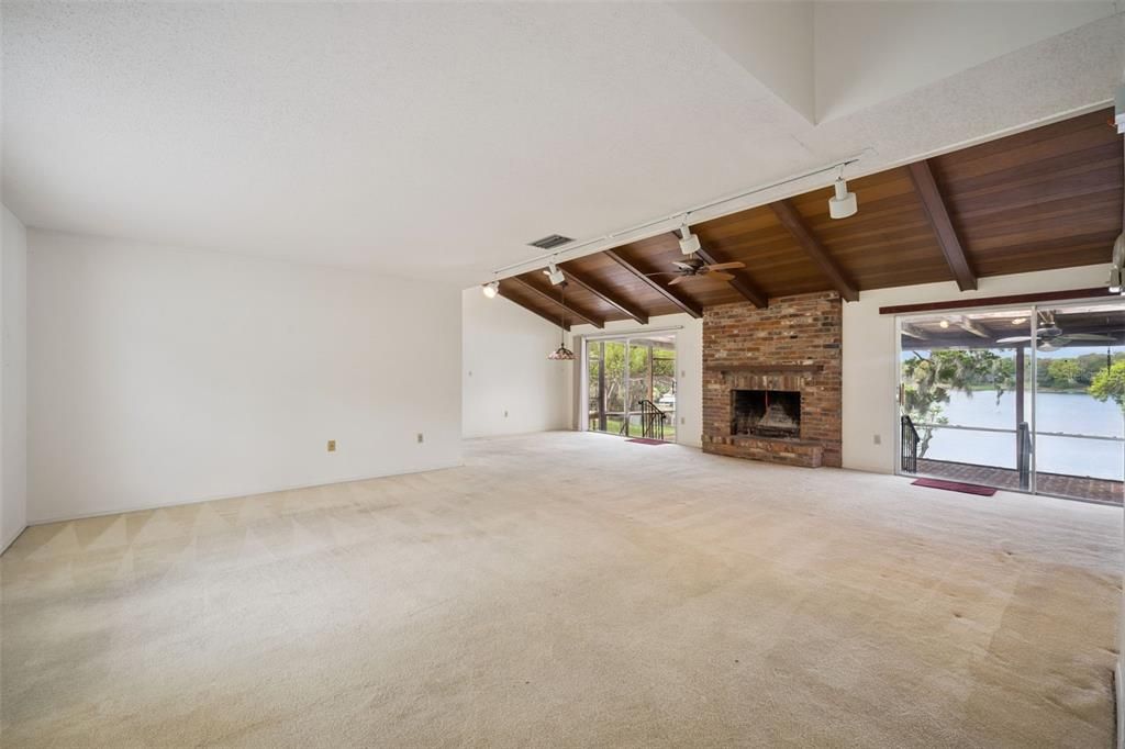 For Sale: $989,000 (4 beds, 2 baths, 2114 Square Feet)