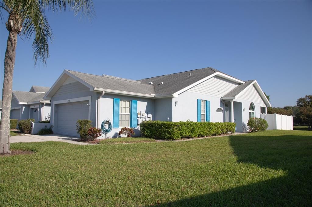 На продажу: $314,900 (2 спален, 2 ванн, 1207 Квадратных фут)