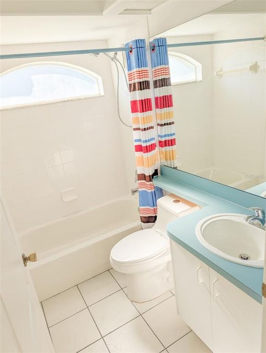 На продажу: $314,900 (2 спален, 2 ванн, 1207 Квадратных фут)