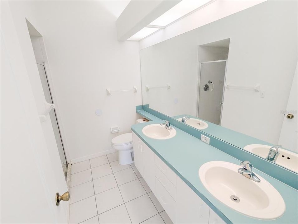 На продажу: $314,900 (2 спален, 2 ванн, 1207 Квадратных фут)