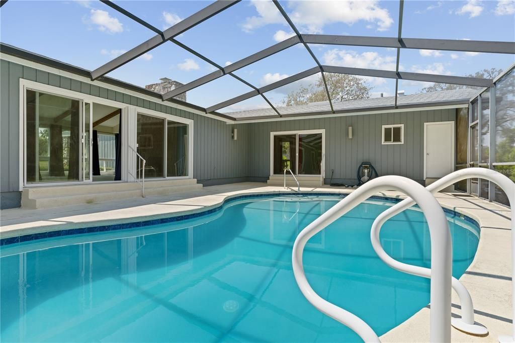 For Sale: $449,900 (3 beds, 3 baths, 2608 Square Feet)