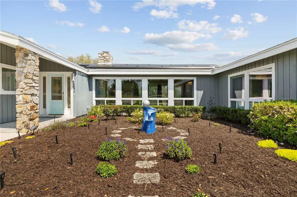 For Sale: $449,900 (3 beds, 3 baths, 2608 Square Feet)