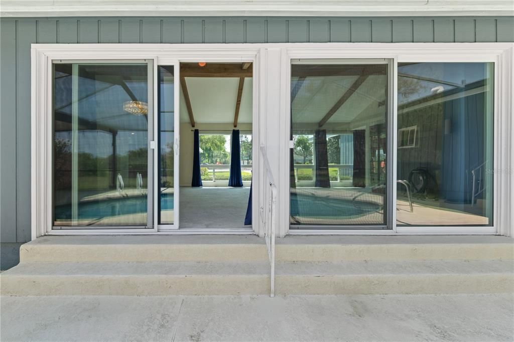 For Sale: $449,900 (3 beds, 3 baths, 2608 Square Feet)
