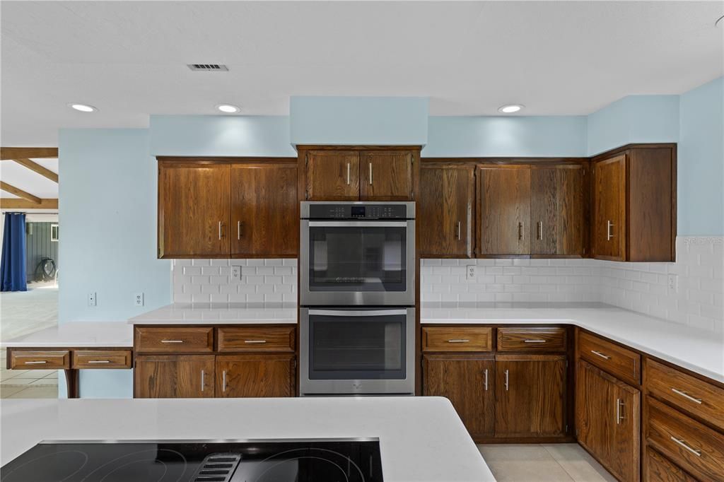 For Sale: $449,900 (3 beds, 3 baths, 2608 Square Feet)