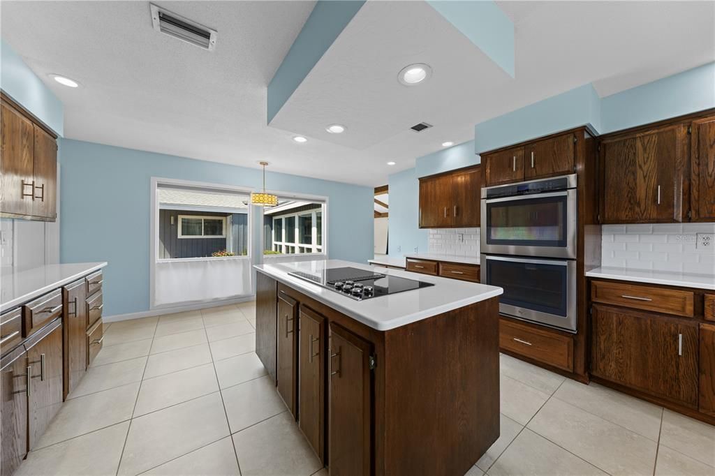 For Sale: $449,900 (3 beds, 3 baths, 2608 Square Feet)