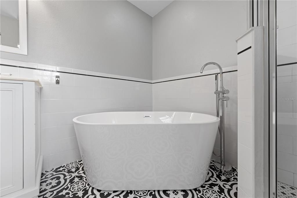 For Sale: $449,900 (3 beds, 3 baths, 2608 Square Feet)