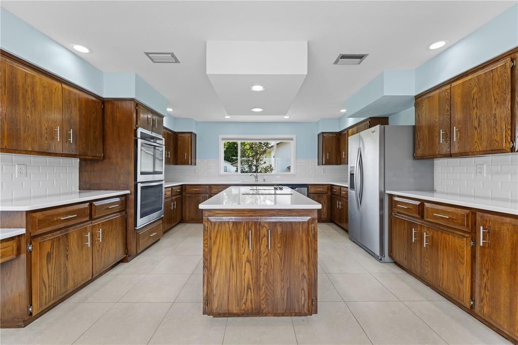 For Sale: $449,900 (3 beds, 3 baths, 2608 Square Feet)