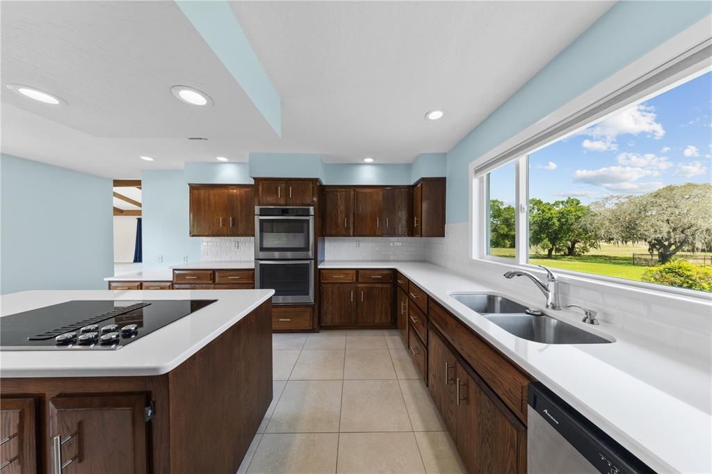 For Sale: $449,900 (3 beds, 3 baths, 2608 Square Feet)