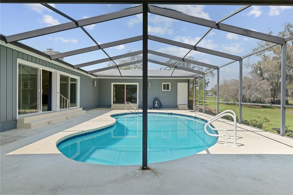 For Sale: $449,900 (3 beds, 3 baths, 2608 Square Feet)