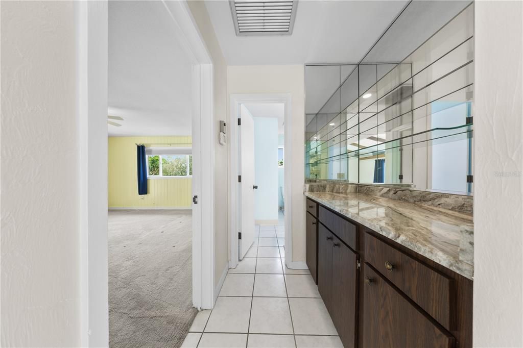 For Sale: $449,900 (3 beds, 3 baths, 2608 Square Feet)