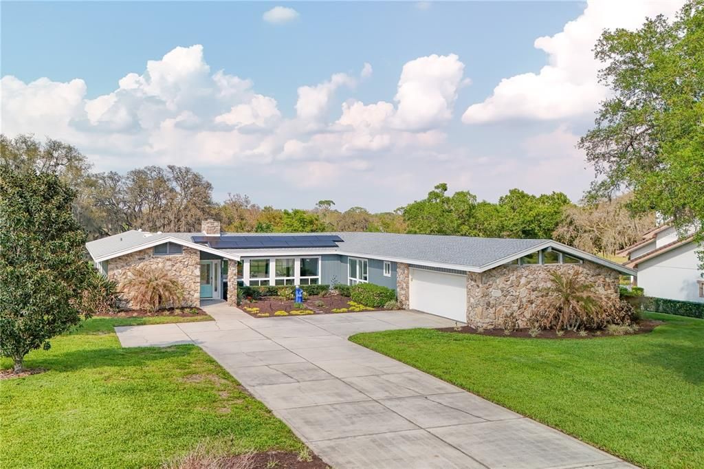 For Sale: $449,900 (3 beds, 3 baths, 2608 Square Feet)
