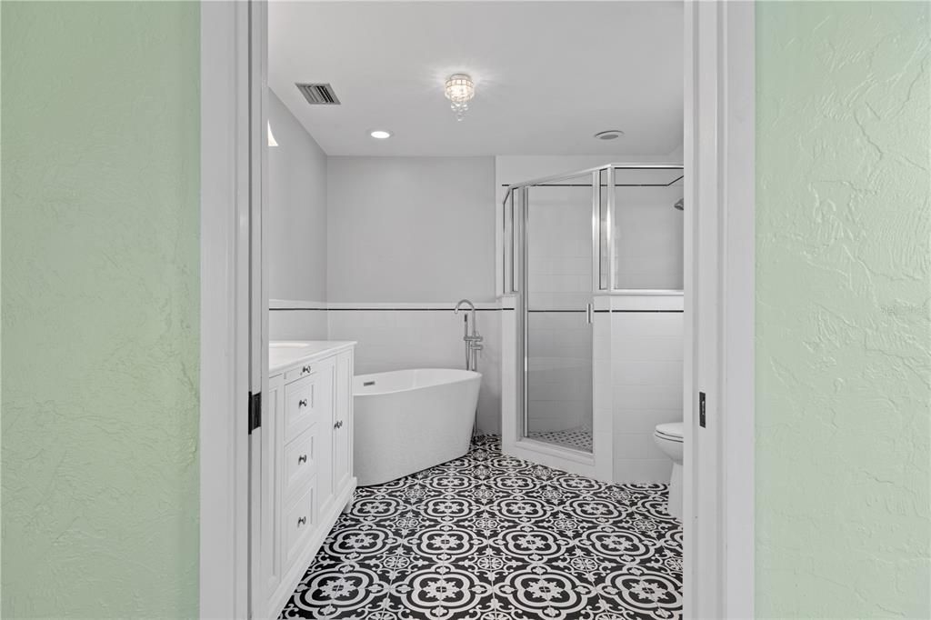 For Sale: $449,900 (3 beds, 3 baths, 2608 Square Feet)