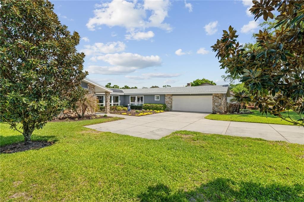 For Sale: $449,900 (3 beds, 3 baths, 2608 Square Feet)