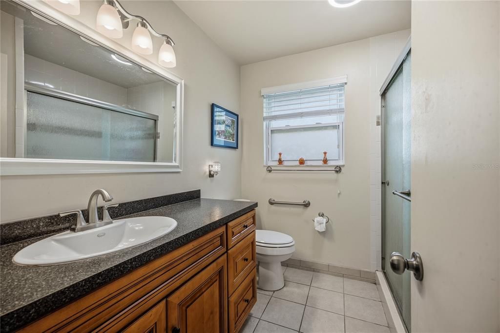 Под контрактом: $325,000 (3 спален, 2 ванн, 1375 Квадратных фут)