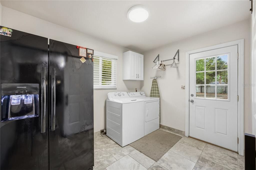 Под контрактом: $325,000 (3 спален, 2 ванн, 1375 Квадратных фут)