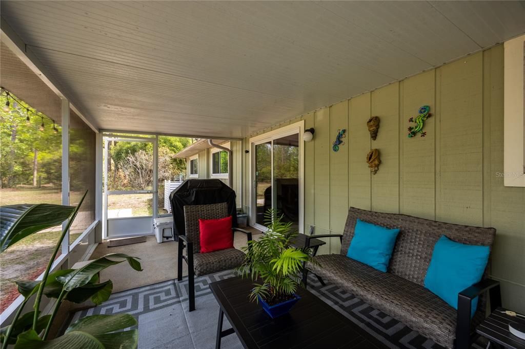 Под контрактом: $325,000 (3 спален, 2 ванн, 1375 Квадратных фут)