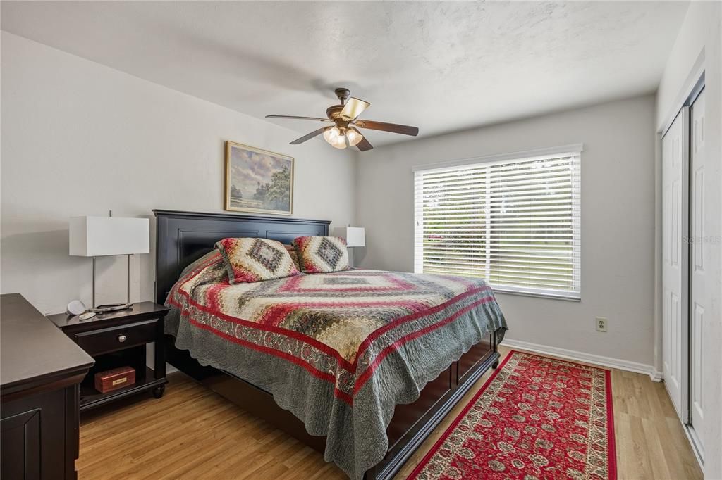 Под контрактом: $325,000 (3 спален, 2 ванн, 1375 Квадратных фут)