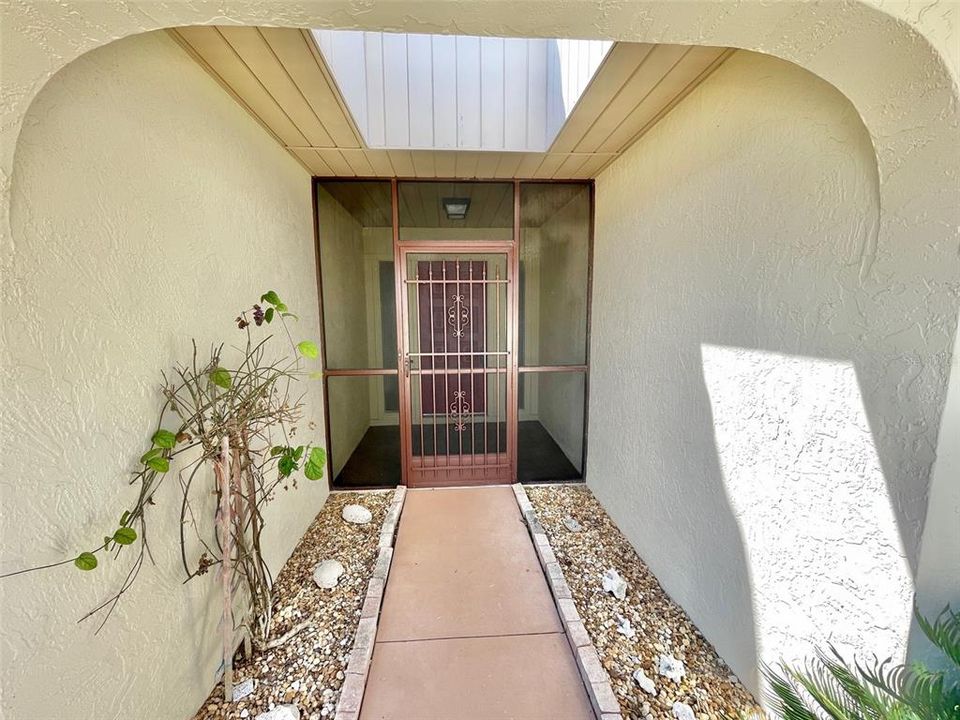 For Sale: $324,900 (2 beds, 2 baths, 1538 Square Feet)