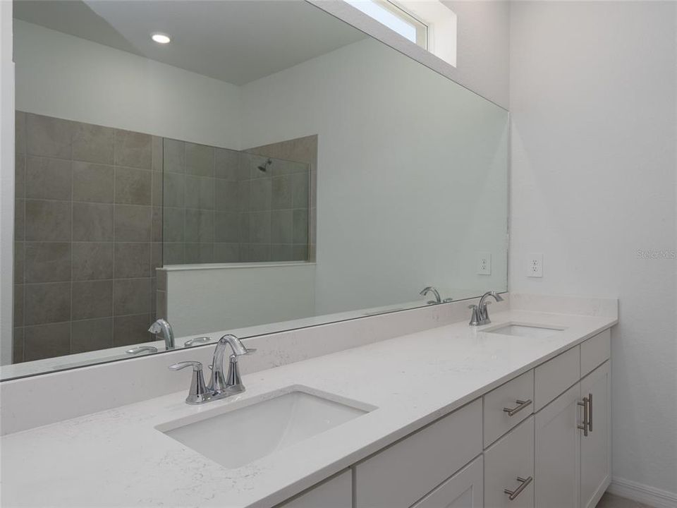 For Rent: $2,695 (3 beds, 3 baths, 1849 Square Feet)
