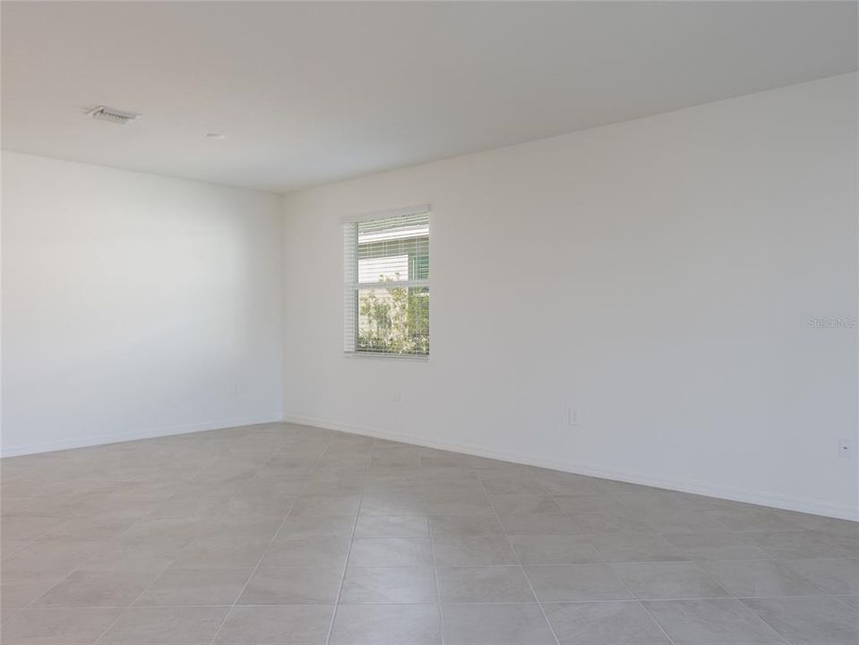 For Rent: $2,695 (3 beds, 3 baths, 1849 Square Feet)