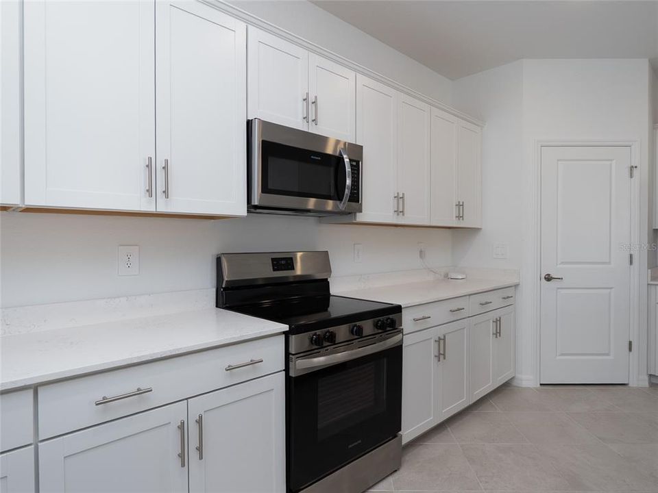 For Rent: $2,695 (3 beds, 3 baths, 1849 Square Feet)