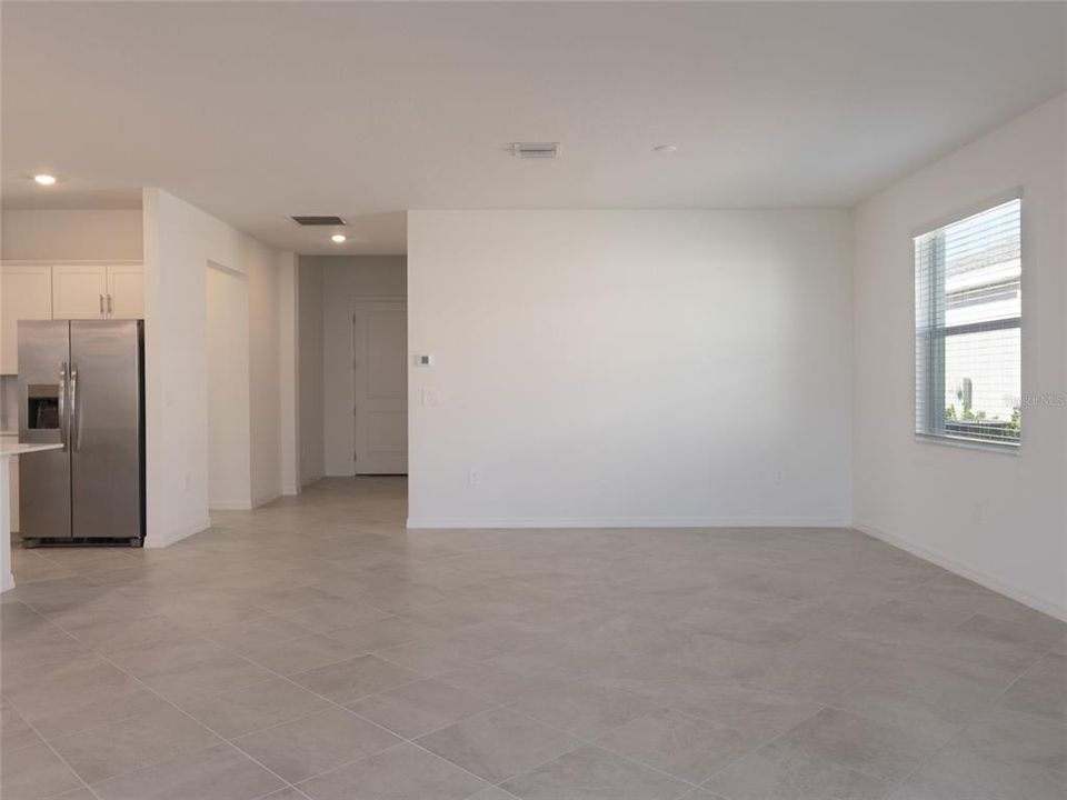 For Rent: $2,695 (3 beds, 3 baths, 1849 Square Feet)