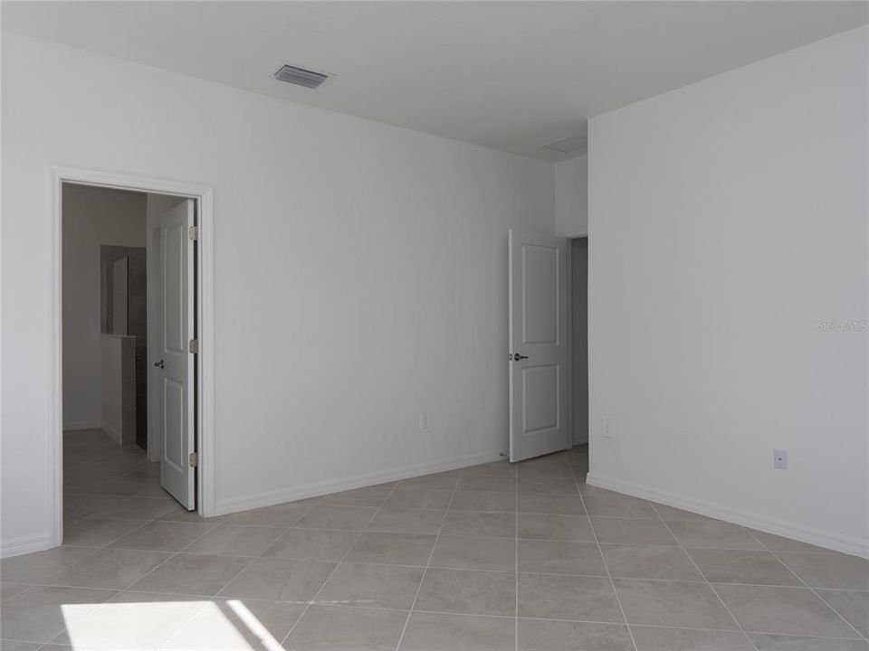 For Rent: $2,695 (3 beds, 3 baths, 1849 Square Feet)