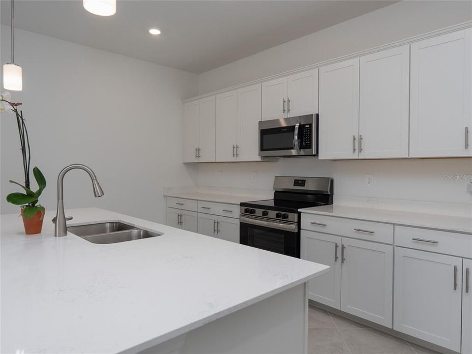 For Rent: $2,695 (3 beds, 3 baths, 1849 Square Feet)