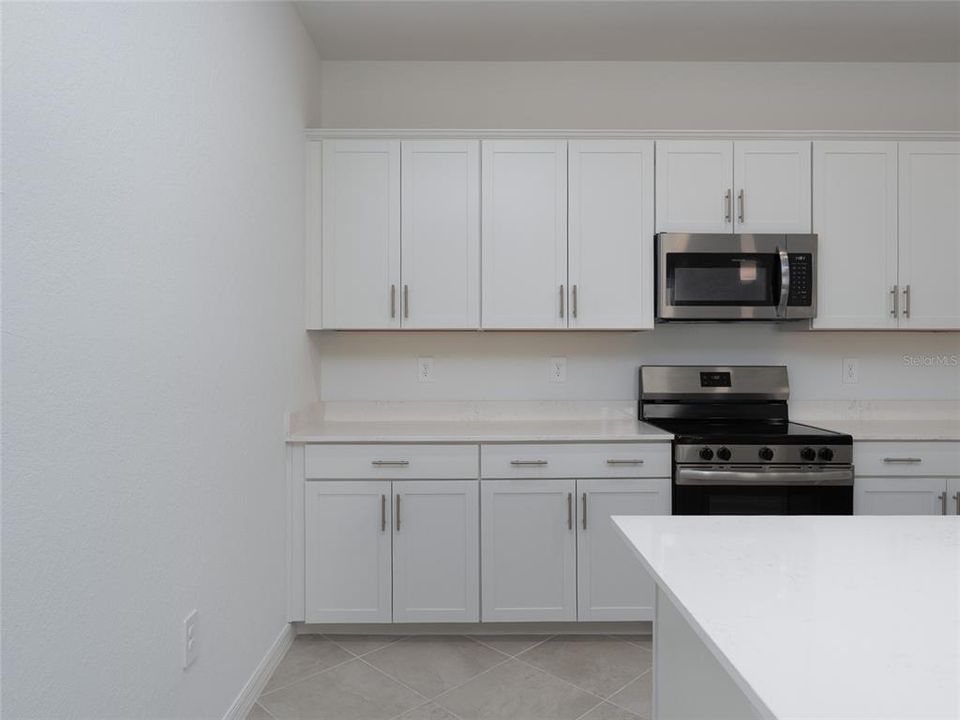 For Rent: $2,695 (3 beds, 3 baths, 1849 Square Feet)