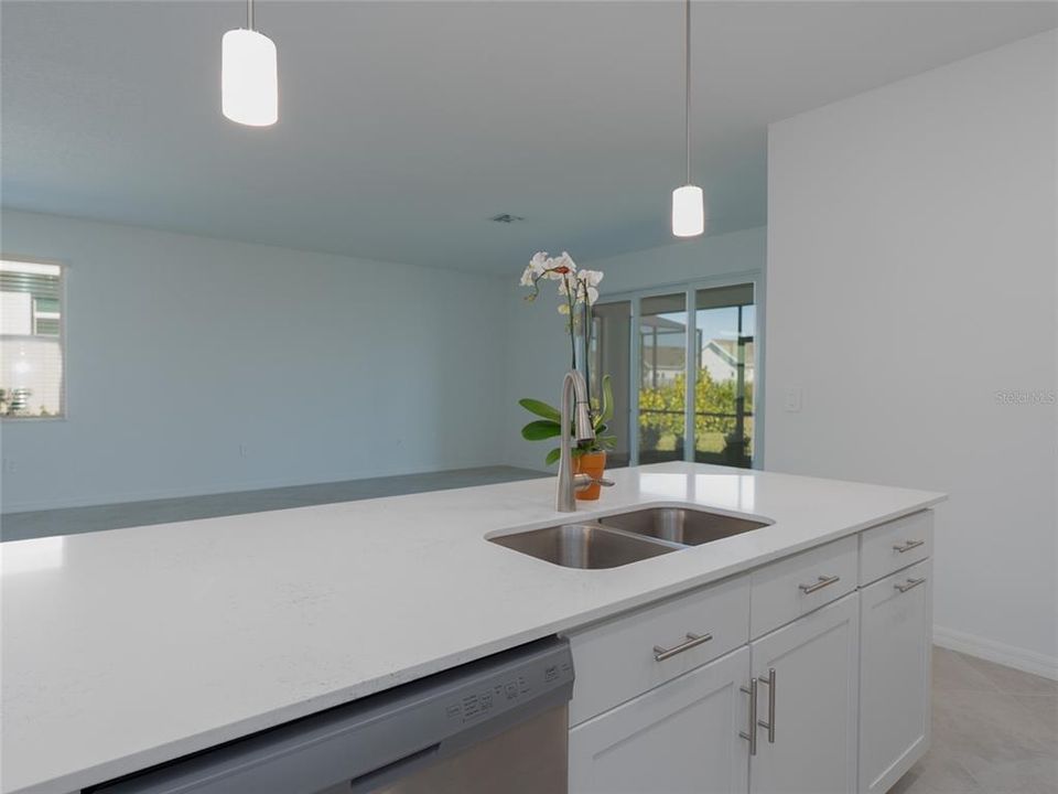 For Rent: $2,695 (3 beds, 3 baths, 1849 Square Feet)