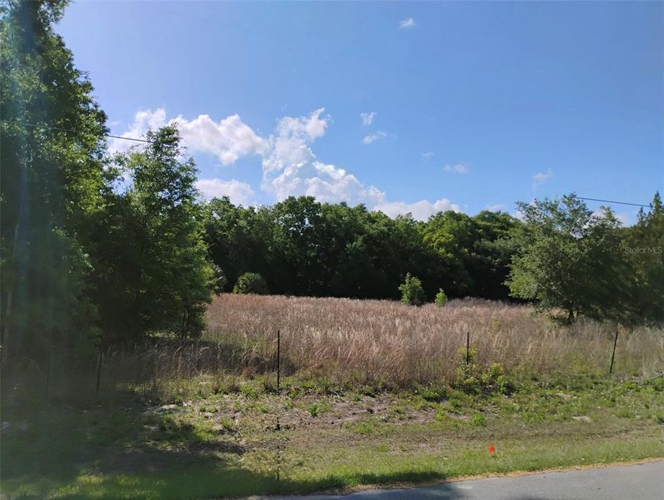 На продажу: $240,000 (2.05 acres)