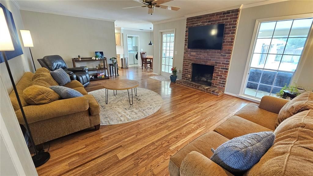 For Sale: $489,000 (4 beds, 3 baths, 2921 Square Feet)