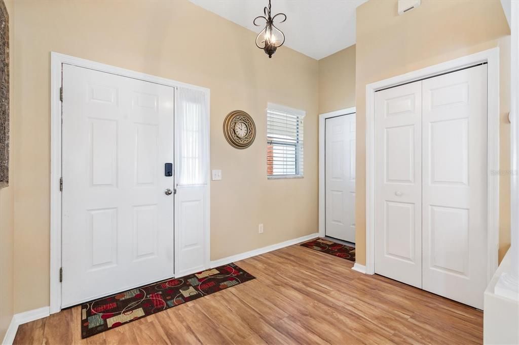 Active With Contract: $284,000 (2 beds, 2 baths, 1341 Square Feet)