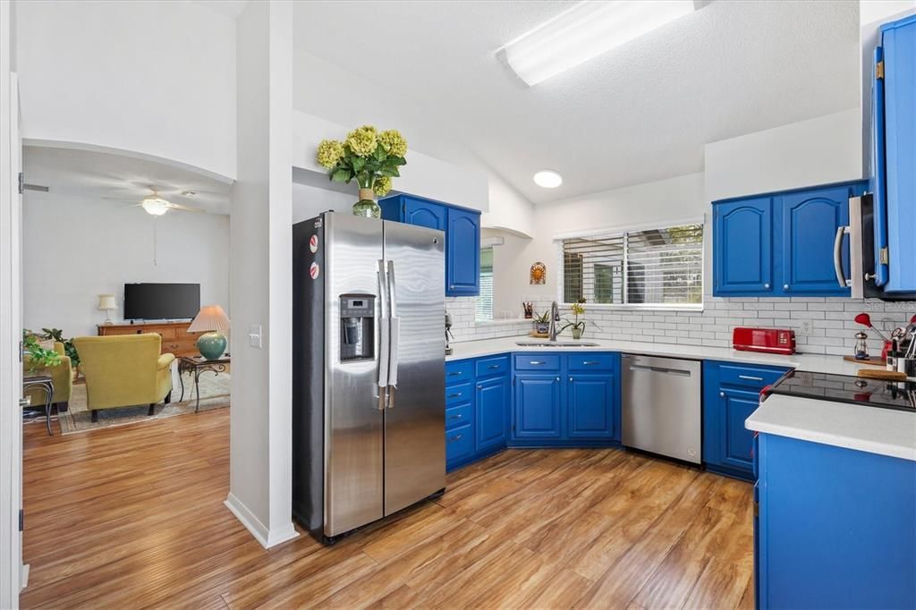 Active With Contract: $284,000 (2 beds, 2 baths, 1341 Square Feet)
