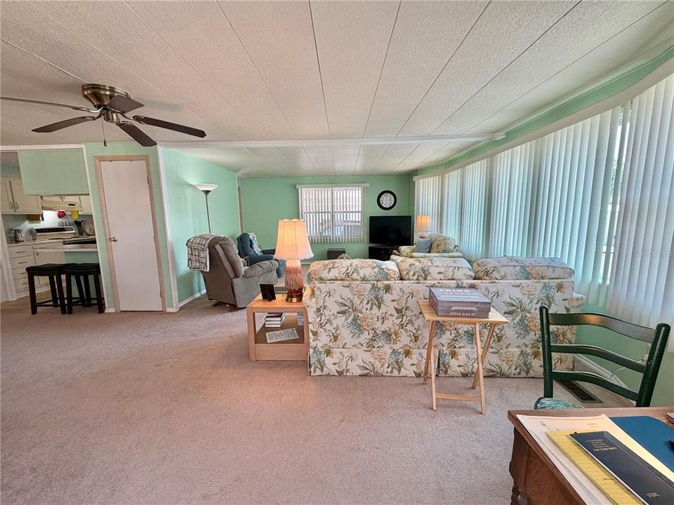 For Sale: $119,000 (2 beds, 2 baths, 1332 Square Feet)