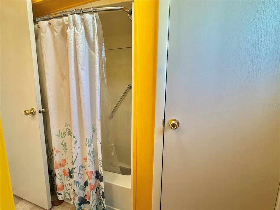 For Sale: $119,000 (2 beds, 2 baths, 1332 Square Feet)